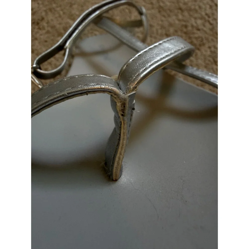 Sun + Stone Juune Silver Metallic Strappy Toe Loop Sandals Womens 7.5 M F42198